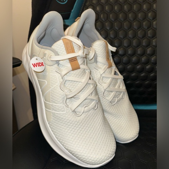 New Balance Other - New Balance ROAV Men’s Size 11W Sneakers. EUC